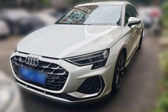 Ojetý Audi A3 2025 Sportback 35TFSI Prestige Edition