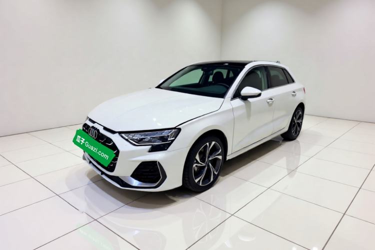 Audi A3 2025 Sportback 35TFSI Prestige Edition - Flying Prestige