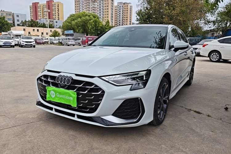 Używany Audi A3 2025 Sportback 35TFSI Prestige Edition Guazi used car, China used car export, Used car for sale, Used cars, Cheapest cars for sale