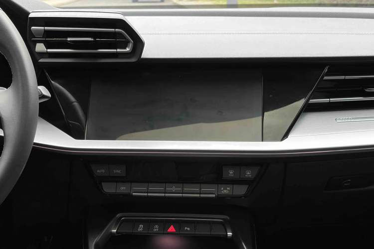 Used Audi A3 2025 A3L Limousine 35TFSI Prestige Edition Audio And AC Panel