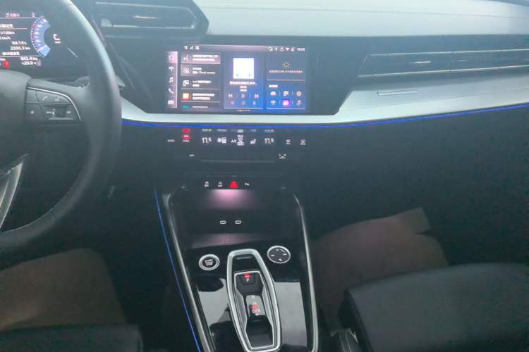 Used Audi A3 2025 A3L Limousine 35TFSI Prestige Edition Audio And AC Panel