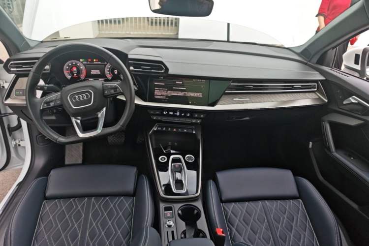 Used Audi A3 2025 A3L Limousine 35TFSI Prestige Edition + Luxury Selection Package Center Console