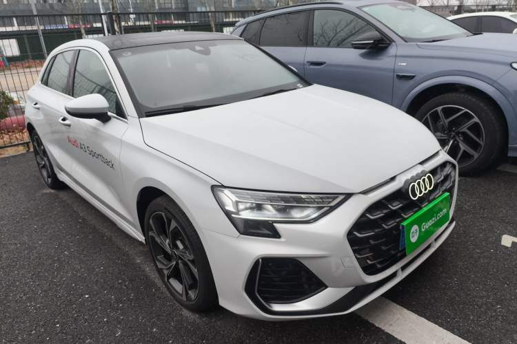 Used Audi A3 2025 Sportback 35TFSI Prestige Edition Front Right 45 Deg