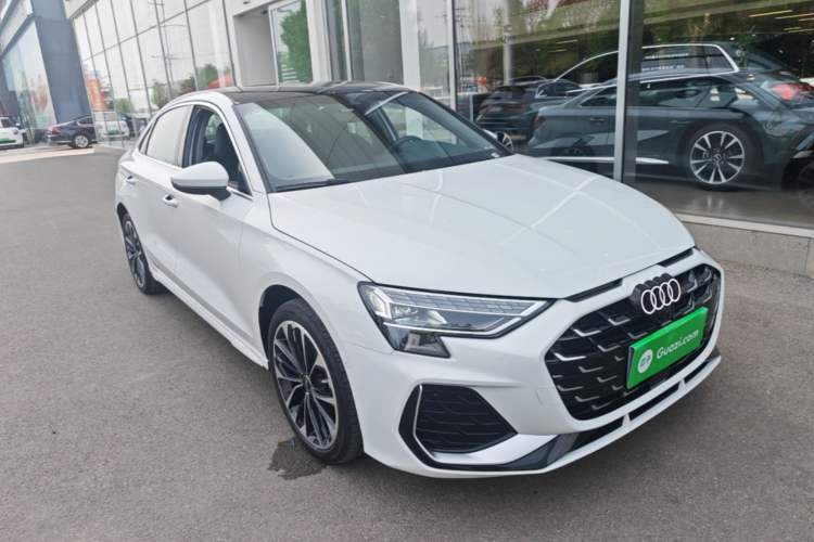 Used Audi A3 2025 A3L Limousine 35TFSI Prestige Edition + Luxury Selection Package Front Right 45 Deg