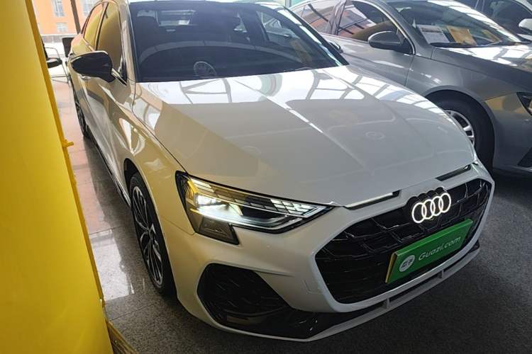 Used Audi A3 2025 A3L Limousine 35TFSI Prestige Edition + Luxury Selection Package Front Right 45 Deg