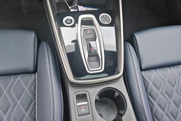 Used Audi A3 2025 A3L Limousine 35TFSI Prestige Edition + Luxury Selection Package Gear Lever