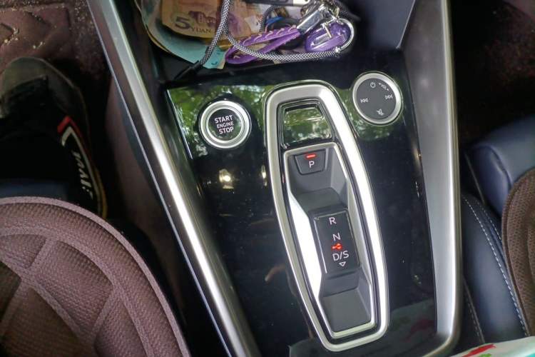 Used Audi A3 2025 Sportback 35TFSI Prestige Edition + Luxury Selection Package Gear Lever