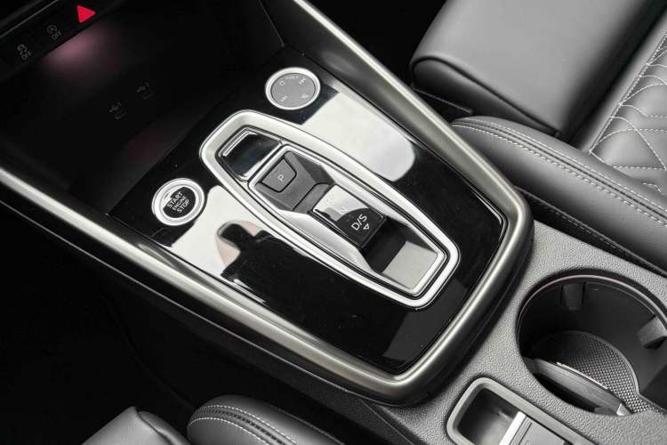 Used Audi A3 2025 A3L Limousine 35TFSI Prestige Edition Gear Lever