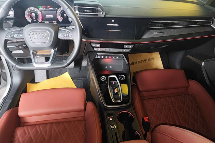 Used Audi A3 2025 A3L Limousine 35TFSI Prestige Edition + Luxury Selection Package Gear Lever