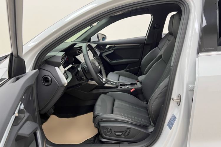 Used Audi A3 2025 Sportback 35TFSI Prestige Edition Interior 4