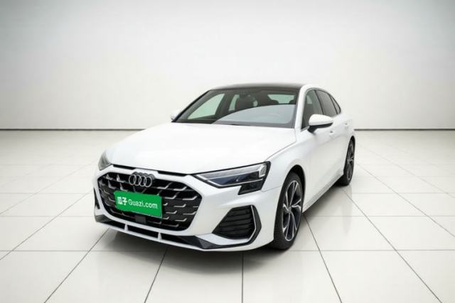 Ojetý Audi A3 2025 Sportback 35TFSI Prestige Edition