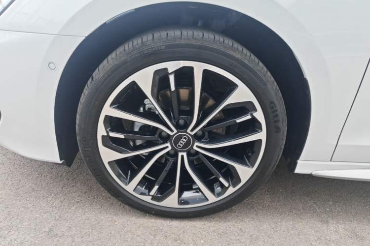 Used Audi A3 2025 A3L Limousine 35TFSI Prestige Edition + Luxury Selection Package Left Front Wheel Hub