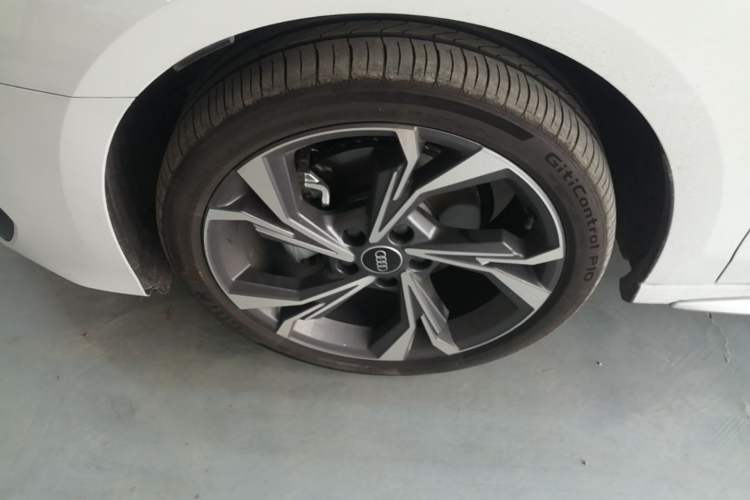Used Audi A3 2025 Sportback 35TFSI Prestige Edition Left Front Wheel Hub