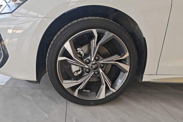 Used Audi A3 2025 Sportback 35TFSI Prestige Edition Left Front Wheel Hub