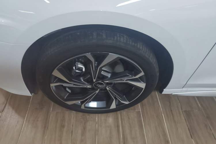 Used Audi A3 2025 Sportback 35TFSI Prestige Edition Left Front Wheel Hub