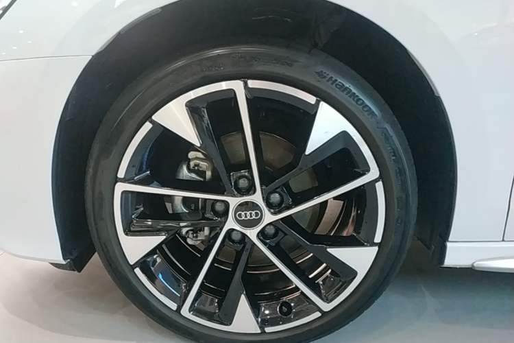 Used Audi A3 2025 A3L Limousine 35TFSI Prestige Edition Left Front Wheel Hub