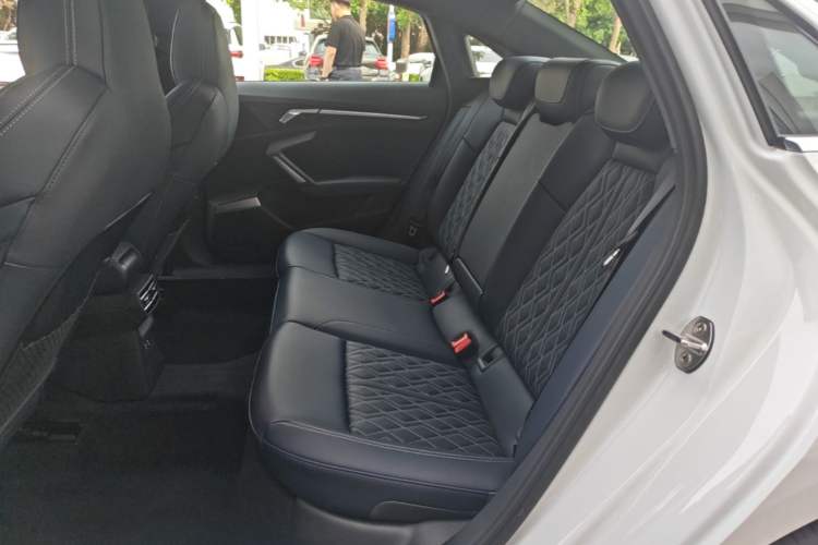 Used Audi A3 2025 A3L Limousine 35TFSI Prestige Edition + Luxury Selection Package Left Rear Seat