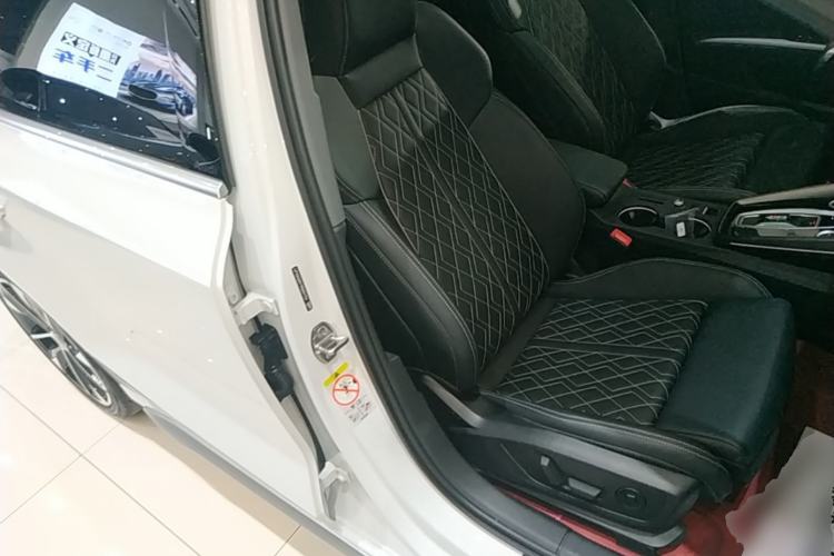 Used Audi A3 2025 A3L Limousine 35TFSI Prestige Edition Right Front Seat