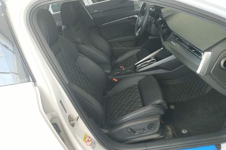 Used Audi A3 2025 Sportback 35TFSI Prestige Edition Right Front Seat