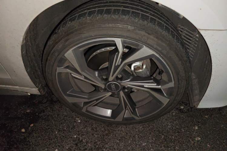 Used Audi A3 2025 A3L Limousine 35TFSI Prestige Edition Right Front Wheel Hub