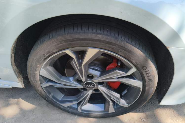 Used Audi A3 2025 Sportback 35TFSI Prestige Edition Right Front Wheel Hub