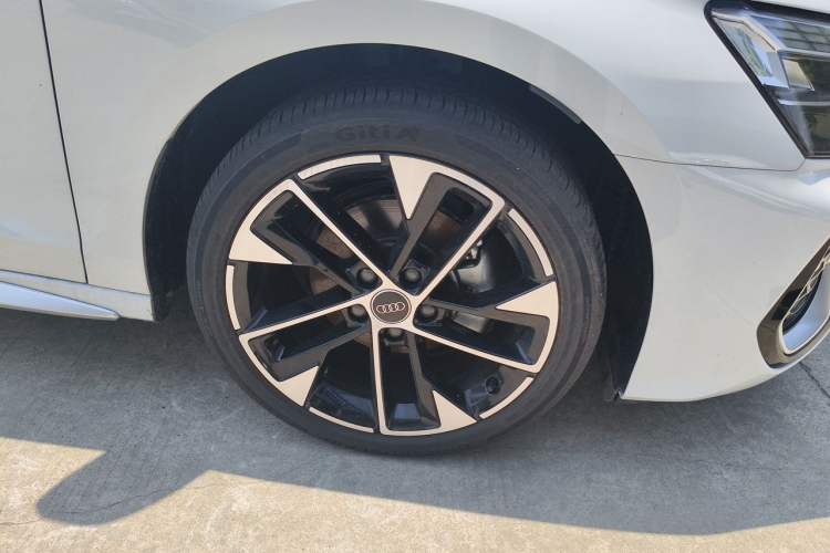 Used Audi A3 2025 A3L Limousine 35TFSI Prestige Edition Right Front Wheel Hub