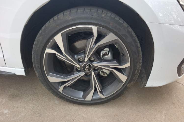 Used Audi A3 2025 Sportback 35TFSI Prestige Edition Right Front Wheel Hub