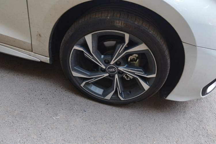 Used Audi A3 2025 Sportback 35TFSI Prestige Edition Right Front Wheel Hub