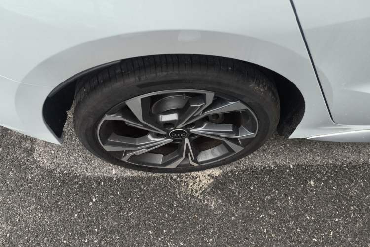 Used Audi A3 2025 Sportback 35TFSI Prestige Edition Right Rear Wheel Hub