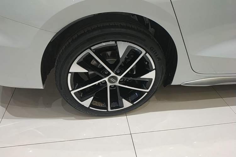 Used Audi A3 2025 A3L Limousine 35TFSI Prestige Edition Right Rear Wheel Hub