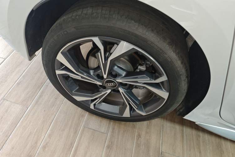 Used Audi A3 2025 Sportback 35TFSI Prestige Edition Right Rear Wheel Hub