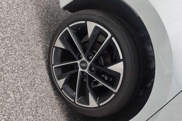 Used Audi A3 2025 A3L Limousine 35TFSI Prestige Edition Right Rear Wheel Hub