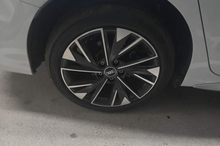 Used Audi A3 2025 A3L Limousine 35TFSI Prestige Edition Right Rear Wheel Hub