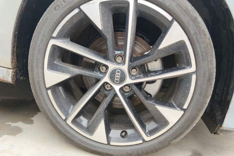 Used Audi A3 2026 A3L Limousine 35 TFSI Prestige Edition Right Front Wheel Hub