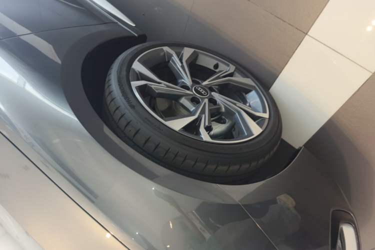 Used Audi A3 2026 Sportback 35 TFSI Prestige Edition Left Front Wheel Hub