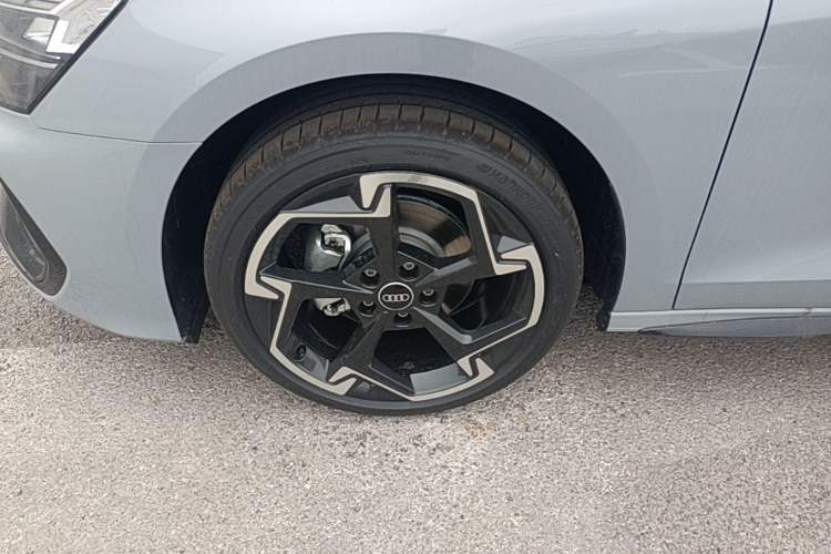 Used Audi A3 2026 Sportback 35 TFSI Prestige Edition Left Front Wheel Hub