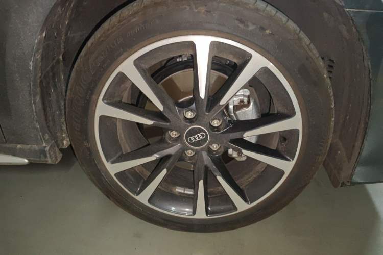 Used Audi A3 2026 Sportback 35 TFSI Enjoyment Edition Right Front Wheel Hub
