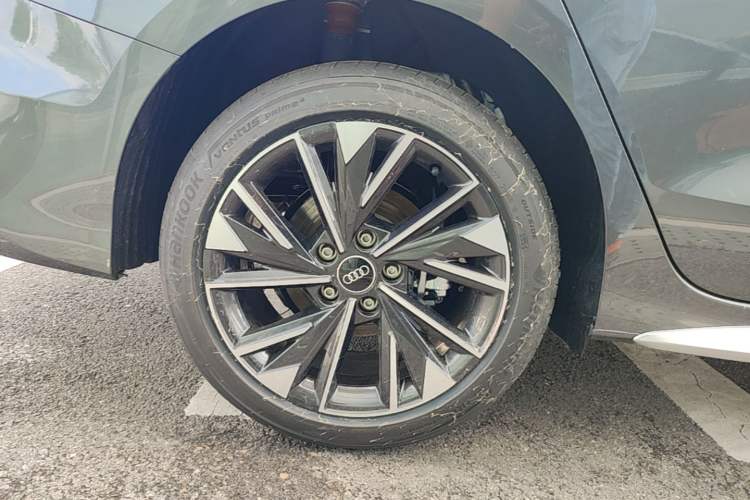 Used Audi A3 2026 A3L Limousine 35 TFSI Enjoyment Edition Right Rear Wheel Hub