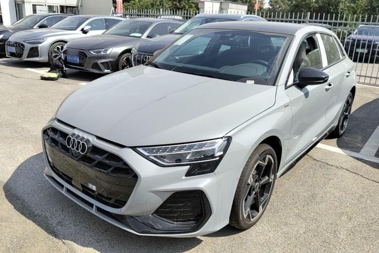 Audi A3 2026 Sportback 35 TFSI Prestige Edition + Luxury Selection Package