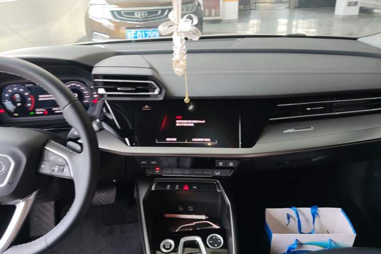 Used Audi A3 2026 A3L Limousine 35 TFSI Prestige Edition Audio And AC Panel