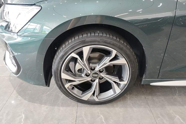 Used Audi A3 2026 Sportback 35 TFSI Prestige Edition Left Front Wheel Hub