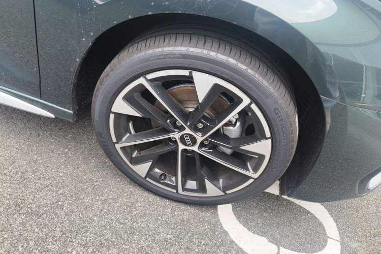 Used Audi A3 2026 A3L Limousine 35 TFSI Prestige Edition Right Front Wheel Hub