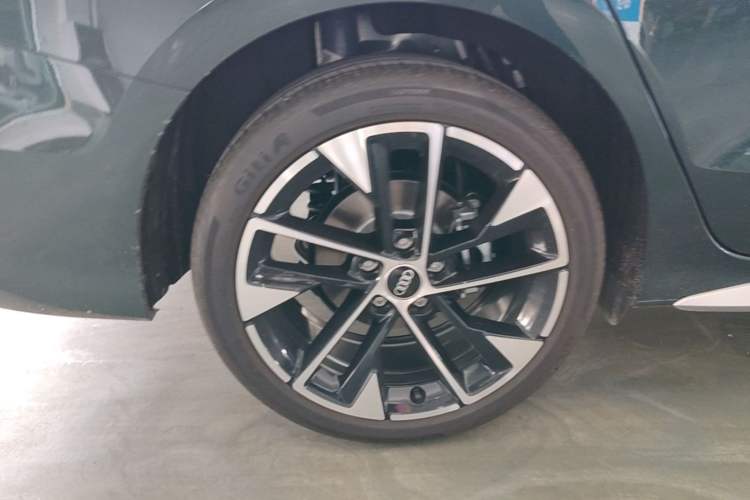 Used Audi A3 2026 A3L Limousine 35 TFSI Prestige Edition Right Rear Wheel Hub
