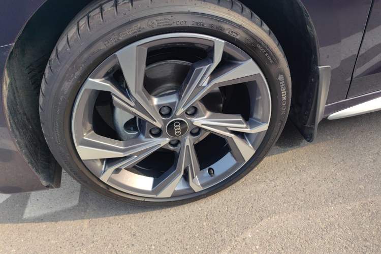 Used Audi A3 2026 Sportback 35 TFSI Prestige Edition Left Front Wheel Hub