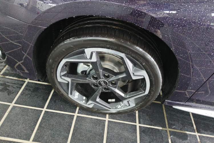 Used Audi A3 2026 Sportback 35 TFSI Prestige Edition Left Front Wheel Hub