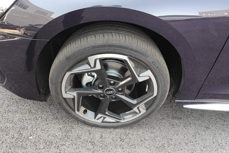 Used Audi A3 2026 Sportback 35 TFSI Prestige Edition Left Front Wheel Hub