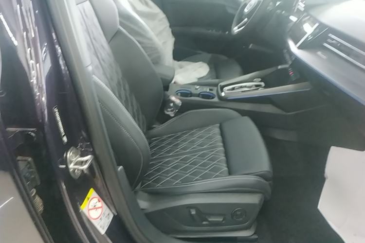 Used Audi A3 2026 A3L Limousine 35 TFSI Prestige Edition Right Front Seat