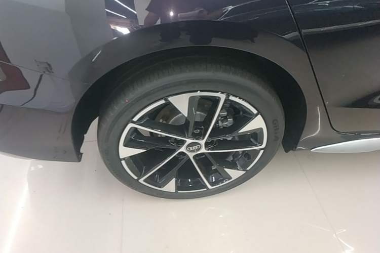 Used Audi A3 2026 A3L Limousine 35 TFSI Prestige Edition Right Rear Wheel Hub