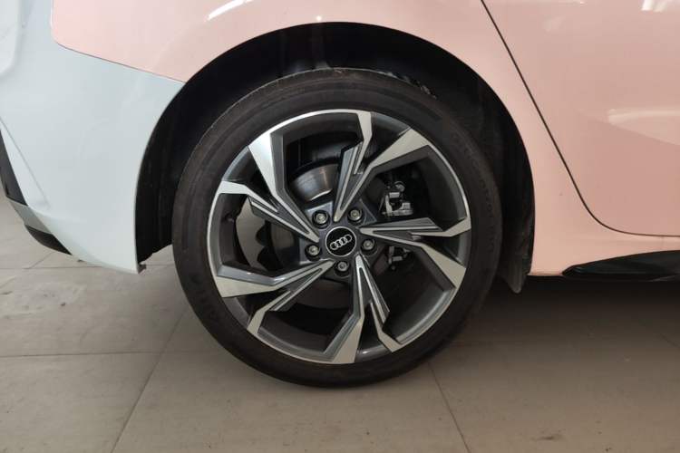 Used Audi A3 2026 Sportback 35 TFSI Prestige Edition Right Rear Wheel Hub
