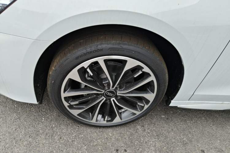 Used Audi A3 2026 Sportback 35 TFSI Prestige Edition Left Front Wheel Hub